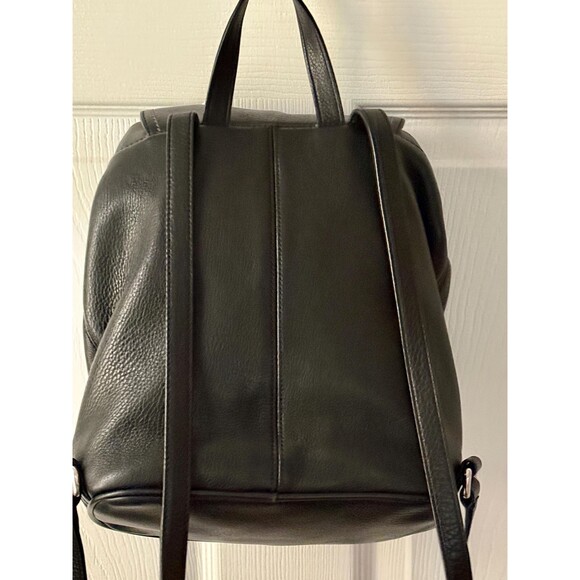 Elegant Coach Pebbled Leather Backpack - Excellent Condition - Picture 4 of 9